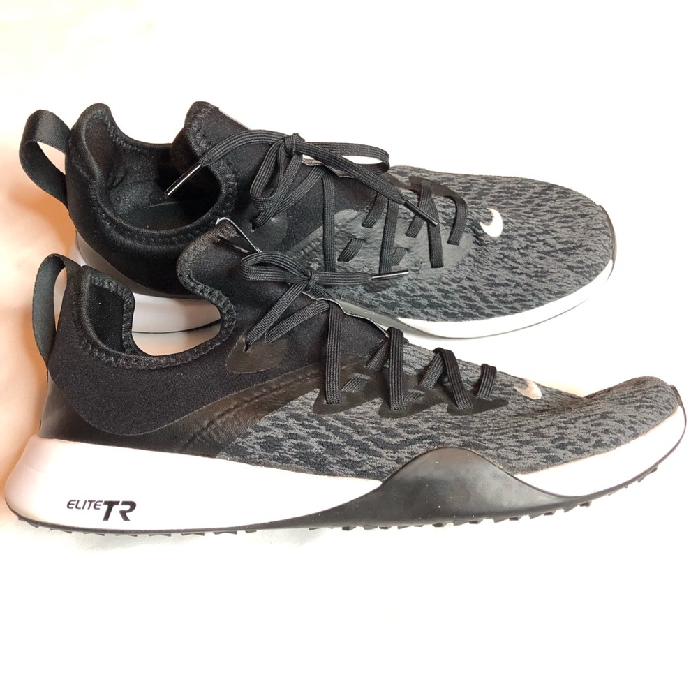 Nike tennis Athletic shoe Elite TR training shoes  black gray and white